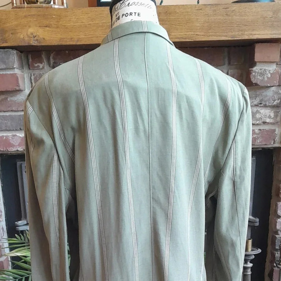 Moods by Krizia Blazer and Short Set - Picture 2 of 9